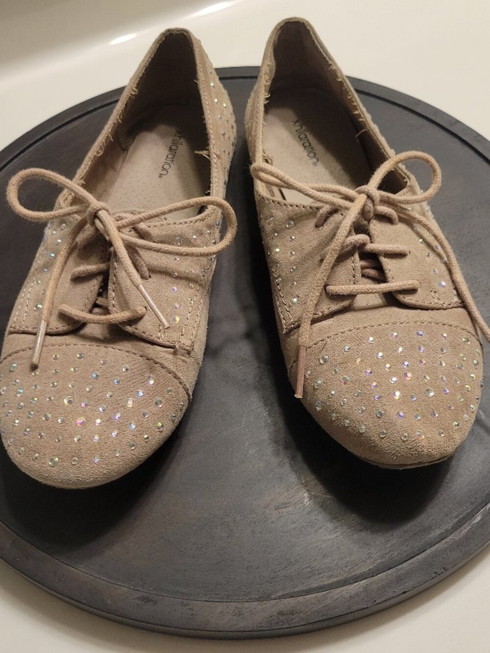Xhilaration 6 Taupe Rhinestone Glitzy Shimmer Lace Up Academia Flats